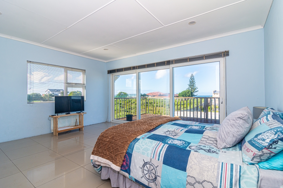 4 Bedroom Property for Sale in Pearly Beach Western Cape